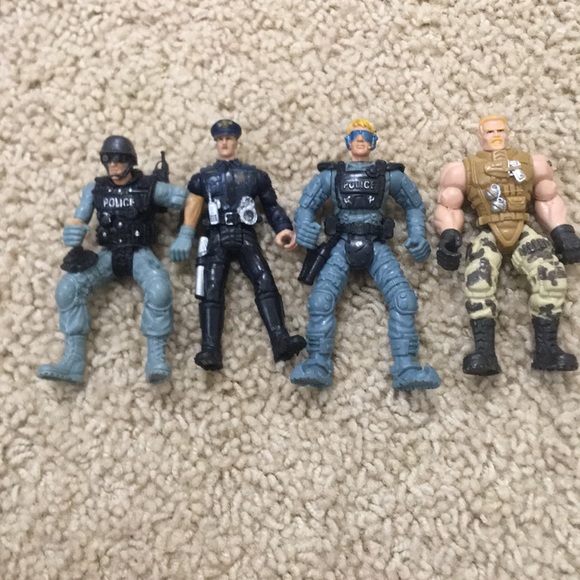 army men and army trucks - Picture 7 of 9